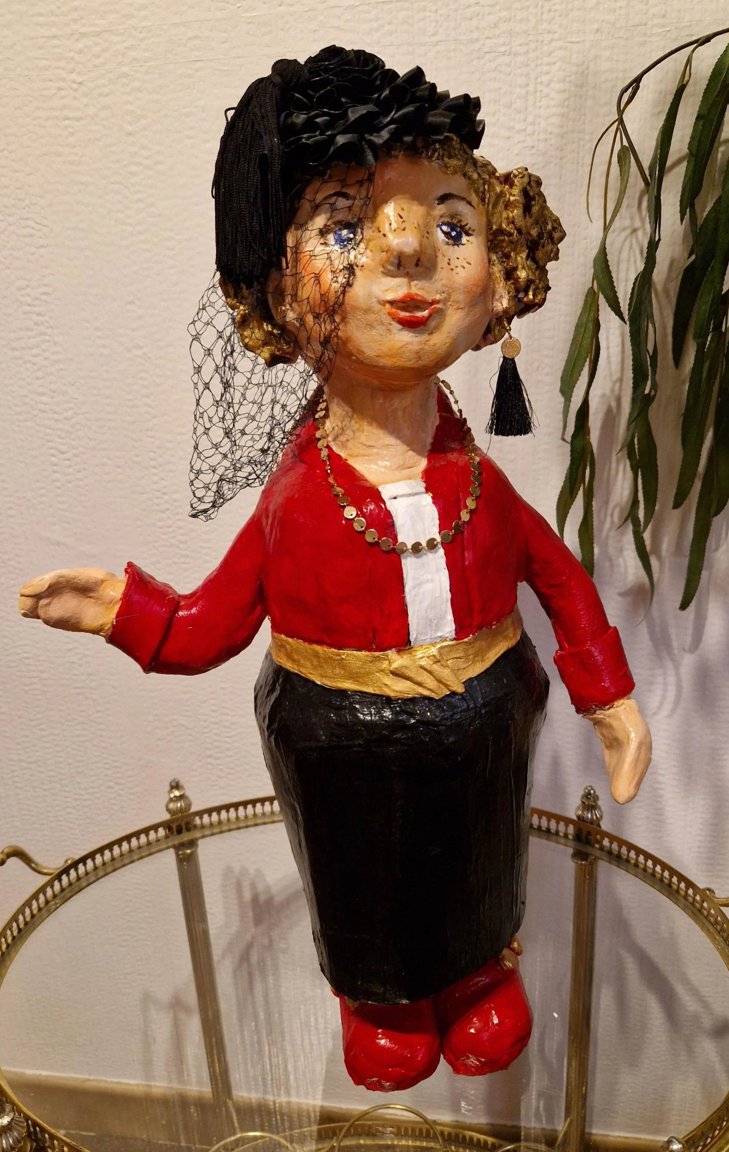 SIDONIE papier-mâché